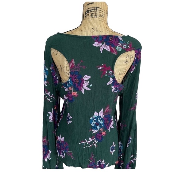 Altar’d State Floral Boho Cut Out Back Tunic Green Size Small - Picture 9 of 11